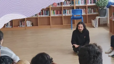 Imagen del taller-espectáculo Amor Verdadeiro en la Biblioteca del IES do Barral, en Ponteareas